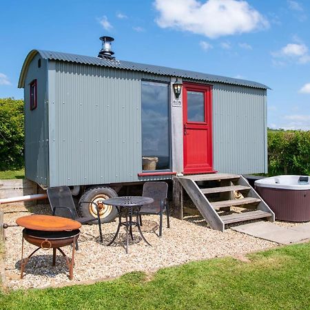 The Big Cwtch Shepherd'S Hut Kidwelly Экстерьер фото