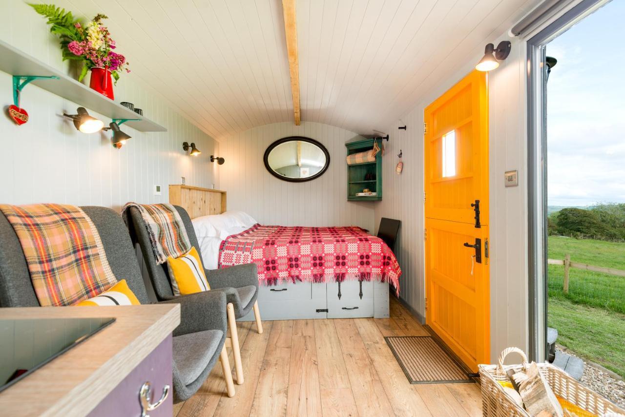 The Big Cwtch Shepherd'S Hut Kidwelly Экстерьер фото