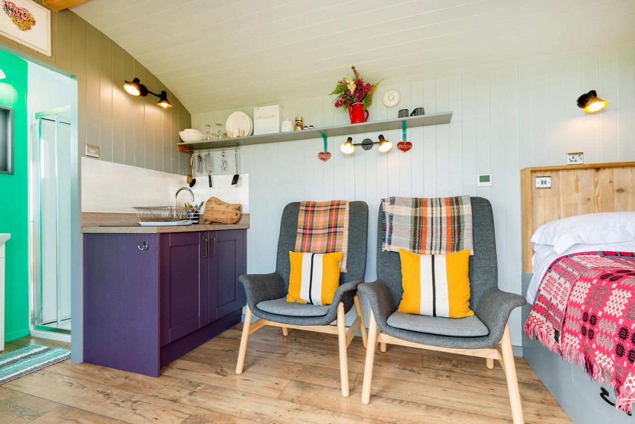 The Big Cwtch Shepherd'S Hut Kidwelly Экстерьер фото
