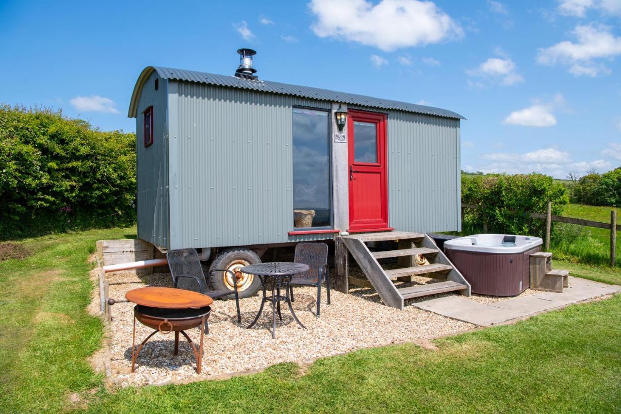 The Big Cwtch Shepherd'S Hut Kidwelly Экстерьер фото